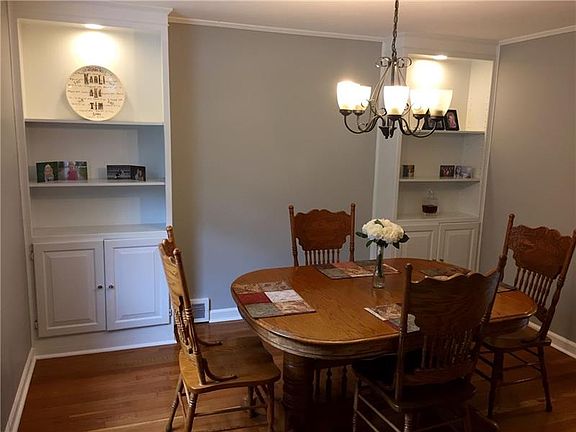 5th image of 60 Iroquois Dr