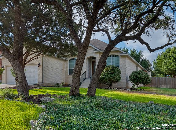 3rd image of 1102 La Canada