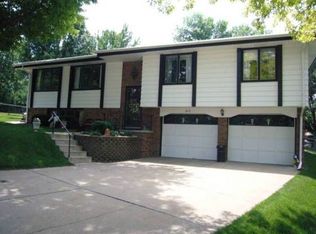 612 S 151st Cir, Omaha, NE 68154
