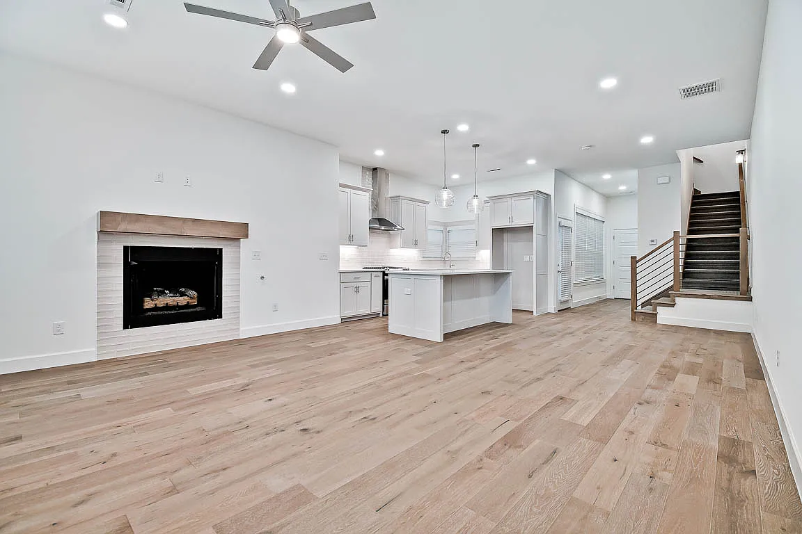 508 W Persimmon St - 1 — Photo 4