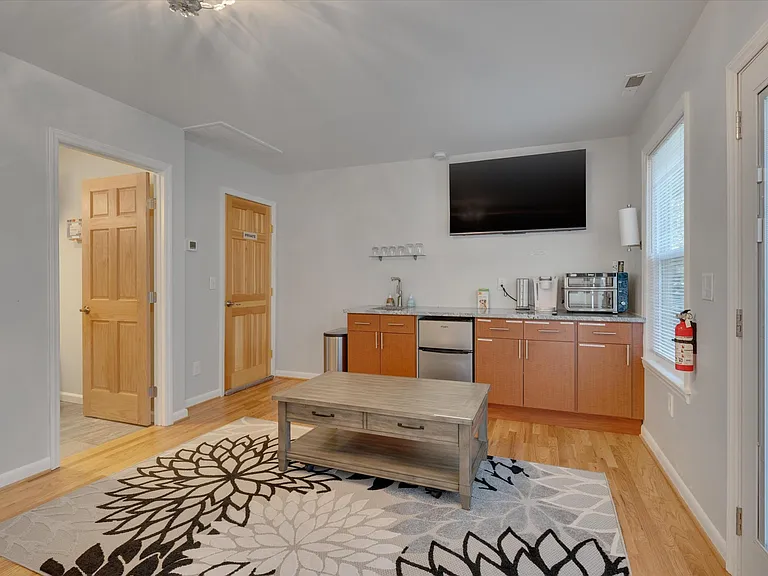 824 Warren Ave #A — Photo 4