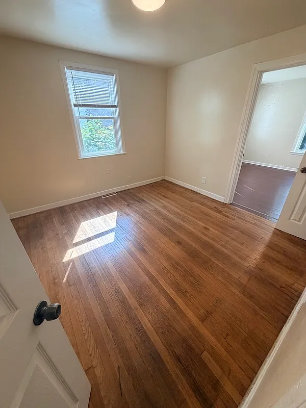 2 bed, 1.0 bath, $1,395 — Photo 3
