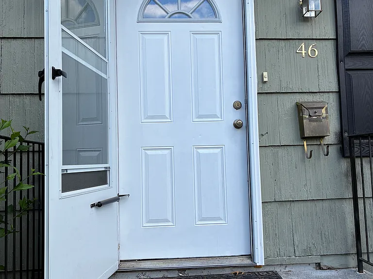 46 Arrowhead Rd — Photo 3