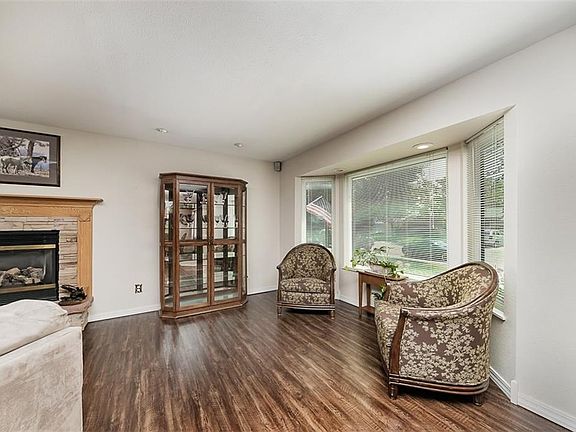 4th image of 2939 Saint Johns Ave