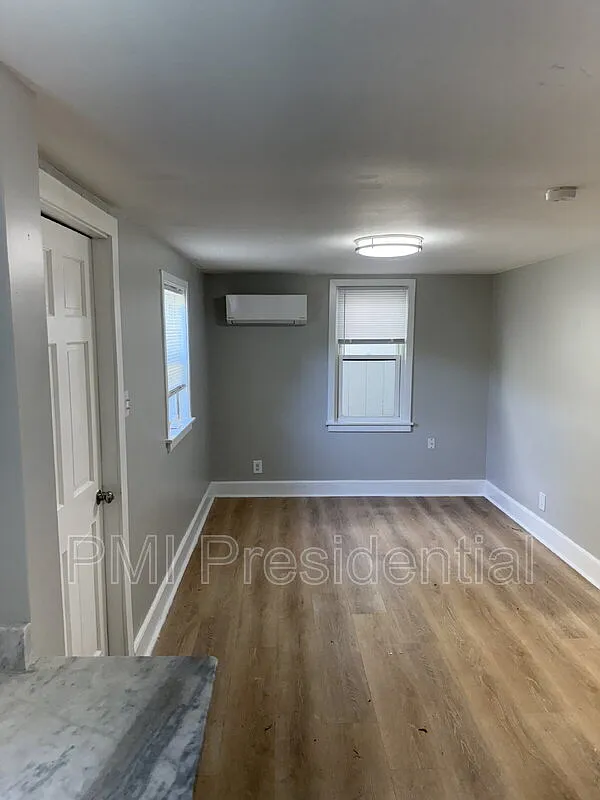1 bed, 1.0 bath, 502 sqft, $1,300 — Photo 2