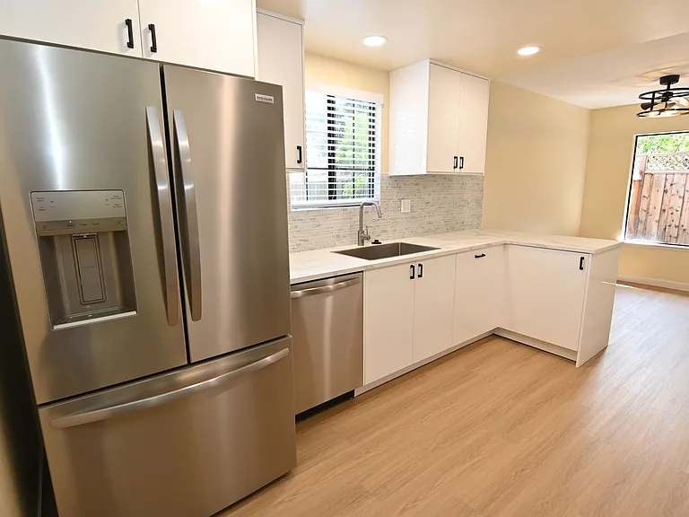 347 W Rincon Ave #E — Photo 9