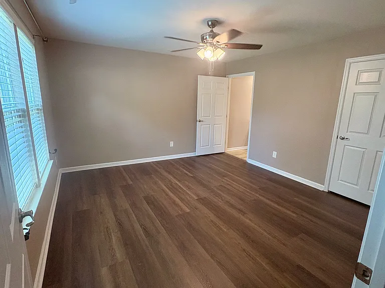 4413 Roundwood Ct — Photo 10