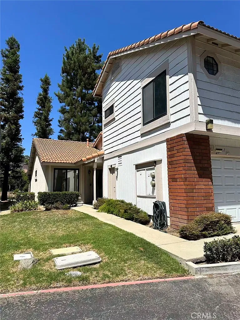 3 bed, 1619 sqft, $3,500 — Photo 1