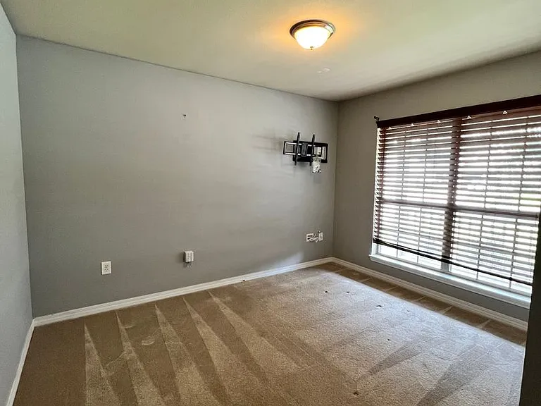 4187 Roosevelt Way — Photo 12