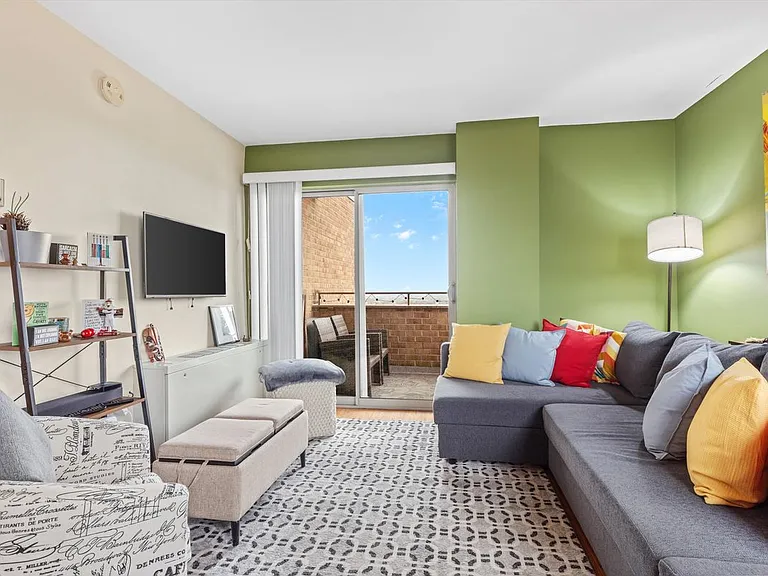 2800 Wisconsin Ave NW #Penthouse 1002 — Photo 12