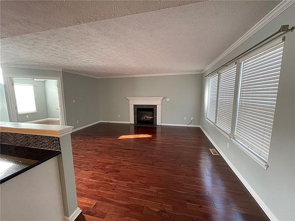 4th image of 6268 Saddletree Dr
