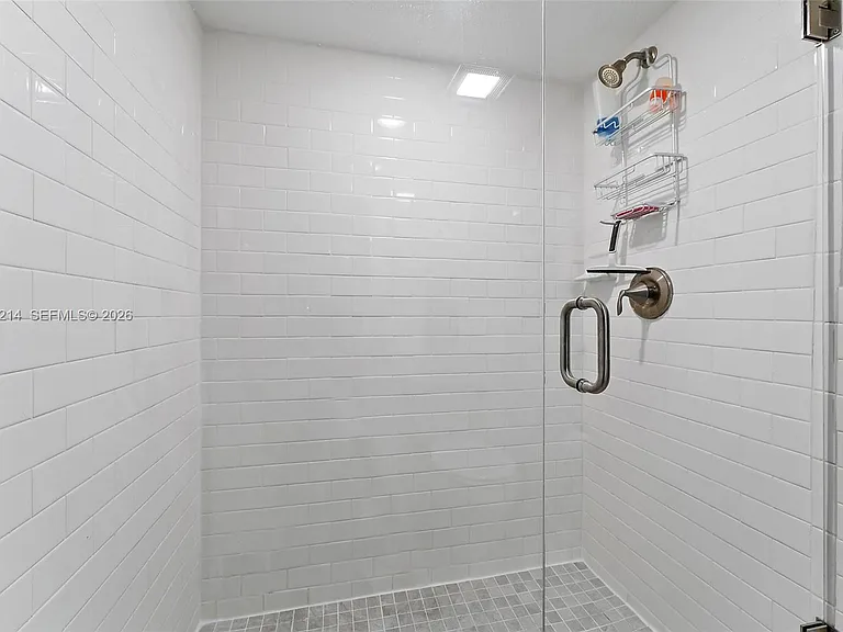 669 NE Plantation Rd #406 — Photo 22