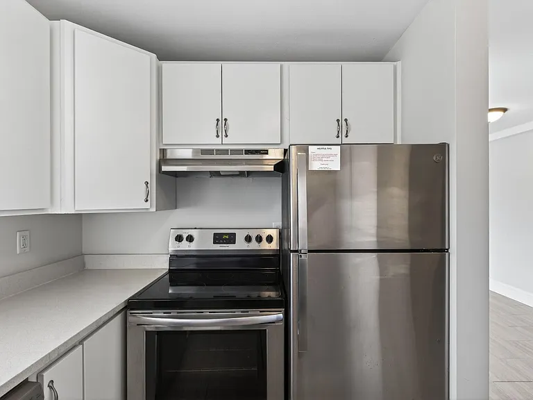 2915 W 50th St — Photo 10