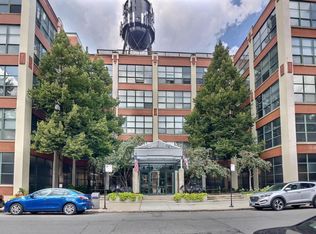1800 W Roscoe St APT 306, Chicago, IL 60657