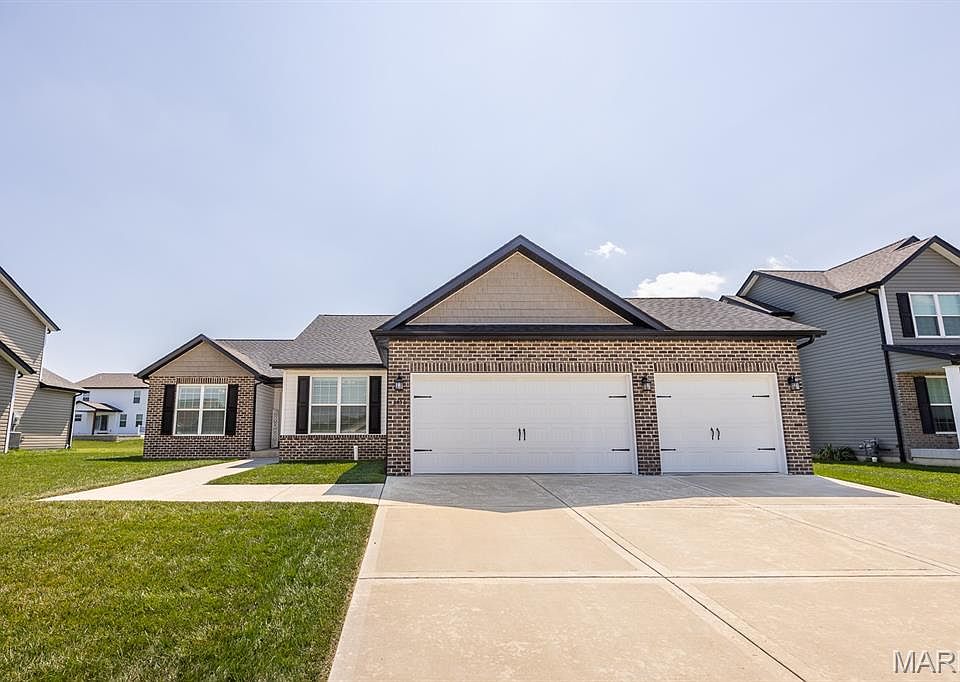 1st image of 3456 Dakota Dr
