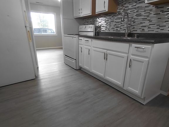 3rd image of 901 N Leeds St