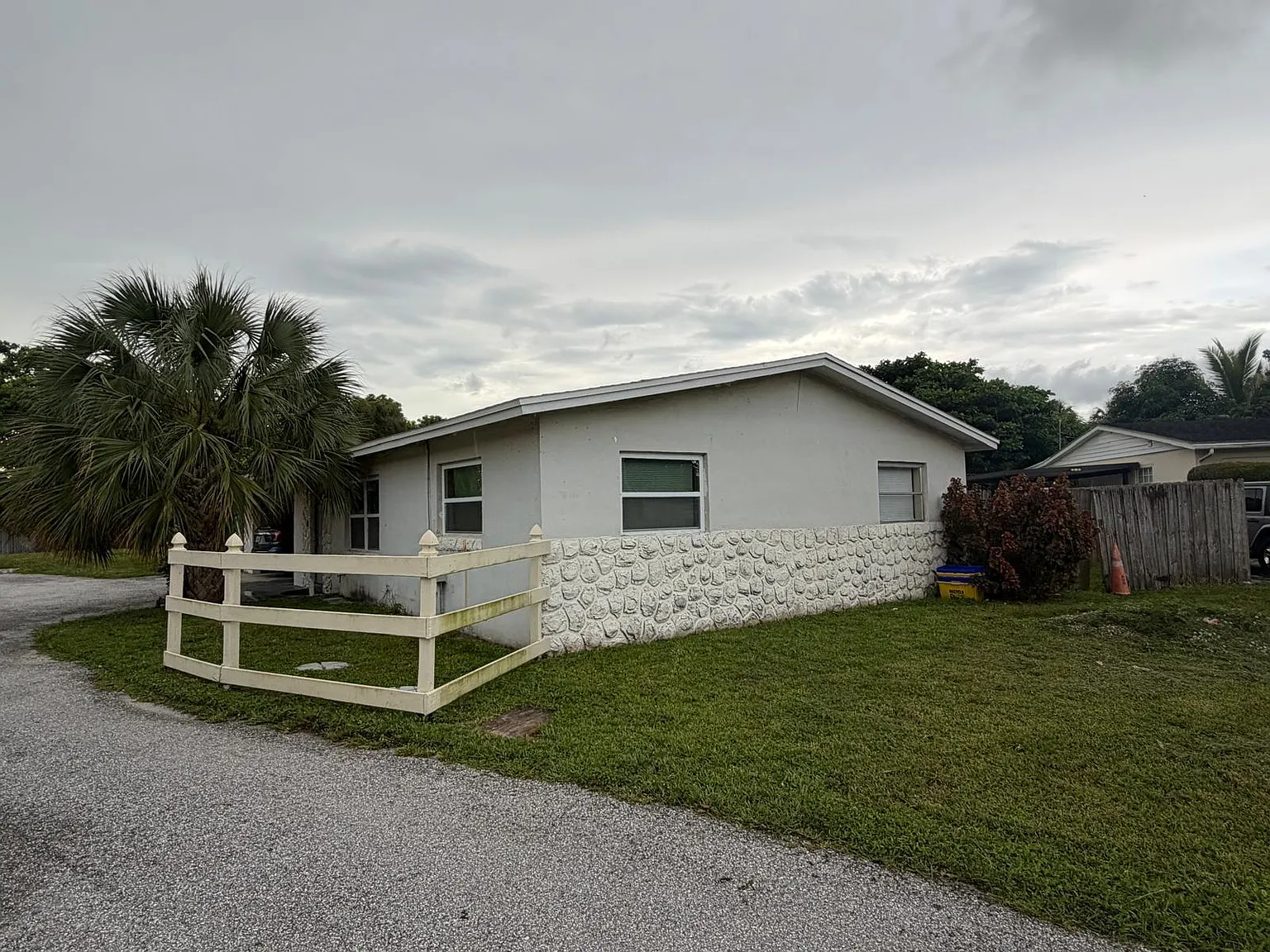2 bed, 1.0 bath, 1000 sqft, $2,100 — Photo 2