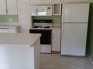 3205 Coronado Rd, Saint Joseph, MO 64505