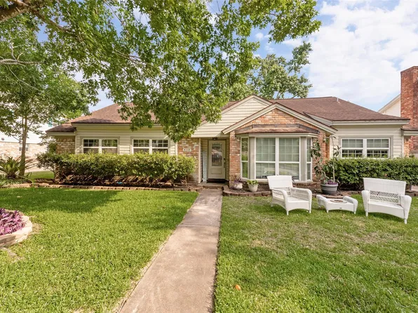 4218 Elderwood Dr, Seabrook, TX 77586