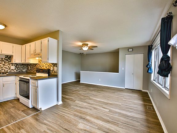 2nd image of 1415 Farrington Ave #A