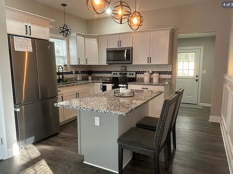 1434 Oakdale Ave — Photo 8