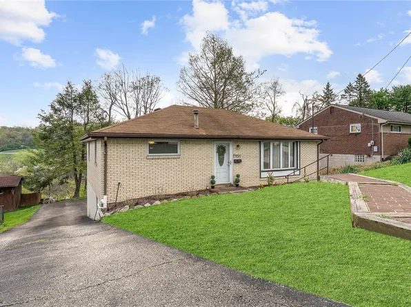 935 Broglie Dr, Pittsburgh, PA 15236