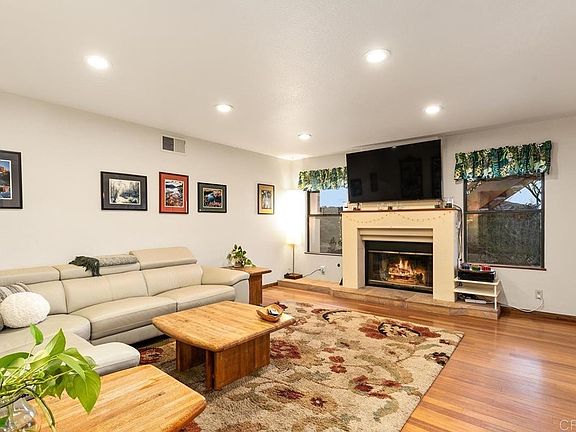 3rd image of 271 La Varona Pl