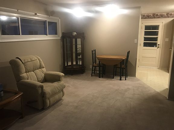 3rd image of 1165 Lakewood Dr