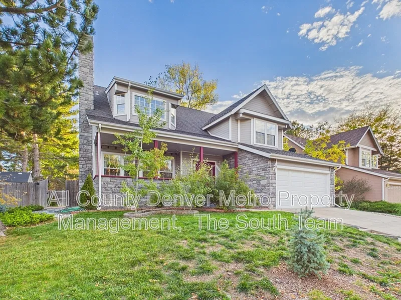 4 bed, 3.0 bath, 2700 sqft, $3,535 — Photo 2