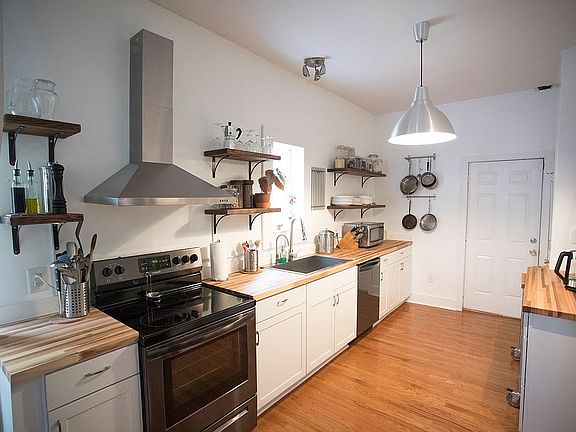 3rd image of 317 W 27th St