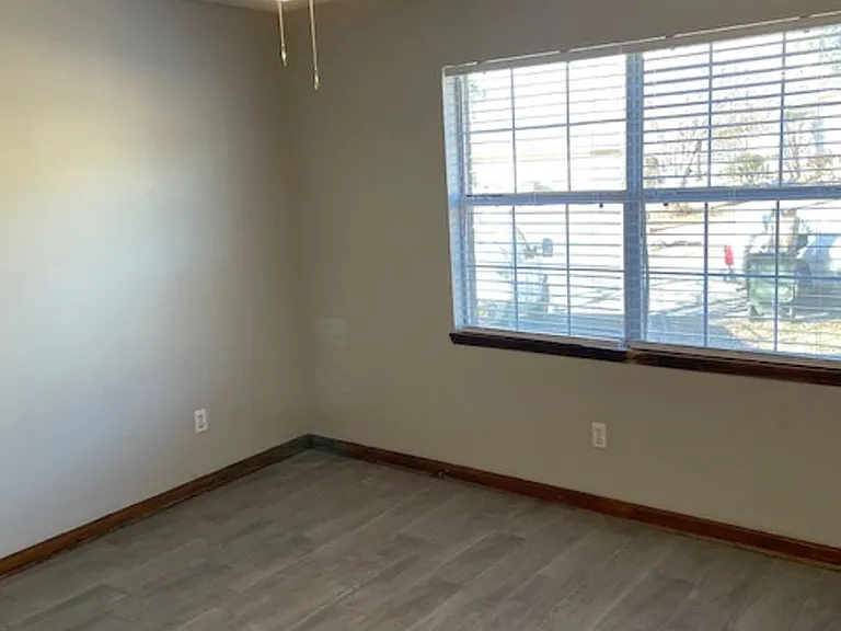 1150 Gentry Dr — Photo 5