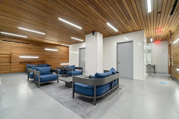 Sold by Voro, LLC | media 15