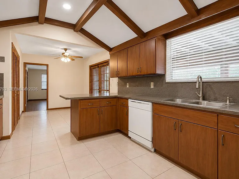 7365 N Augusta Dr — Photo 8