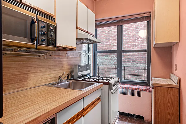 Sold by Douglas Elliman | media 7