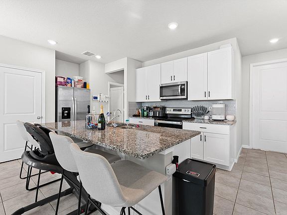 5th image of 1752 Lindley Street