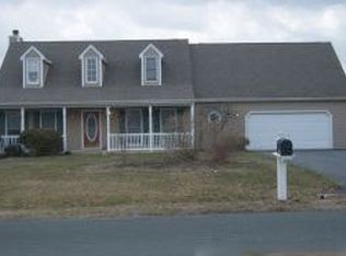 90 Meadowdale Dr, Stuarts Draft, VA 24477