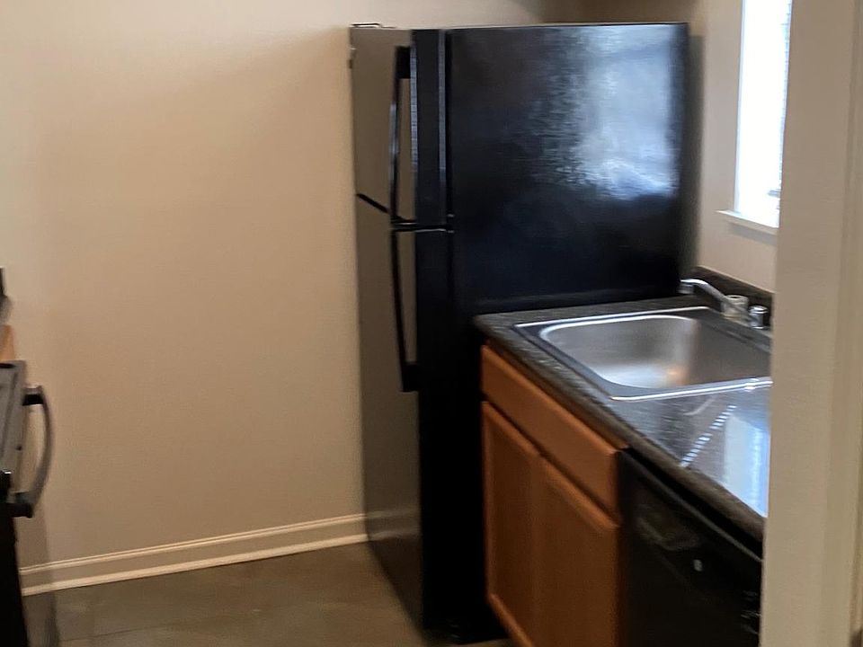 2nd image of 2630 Kelli Dr APT C1