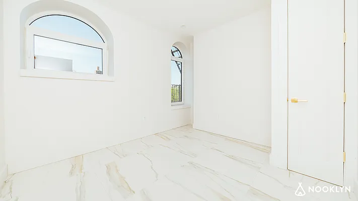 Rented by Nooklyn NYC LLC | media 53