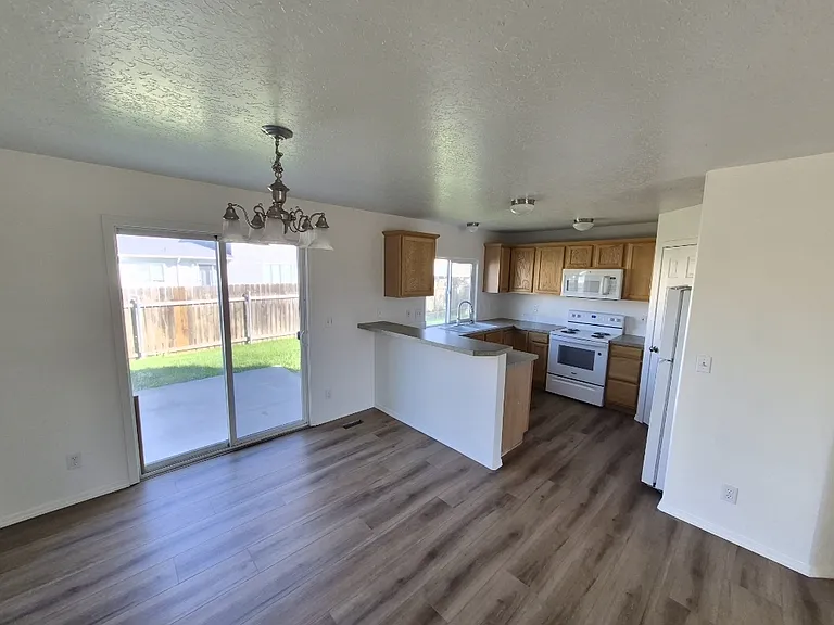 14419 Raleigh Ct — Photo 7