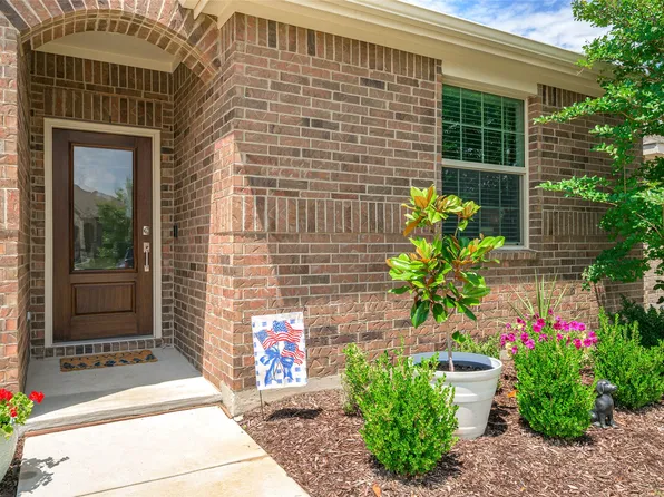 5829 Pensby Dr, Aubrey, TX 76227