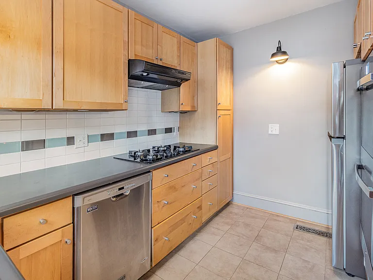 2240 Roswell Ave #4 — Photo 12
