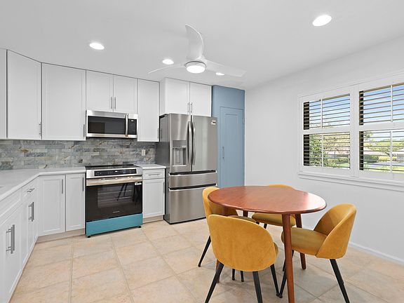 4th image of 5172 SE Club Way #207
