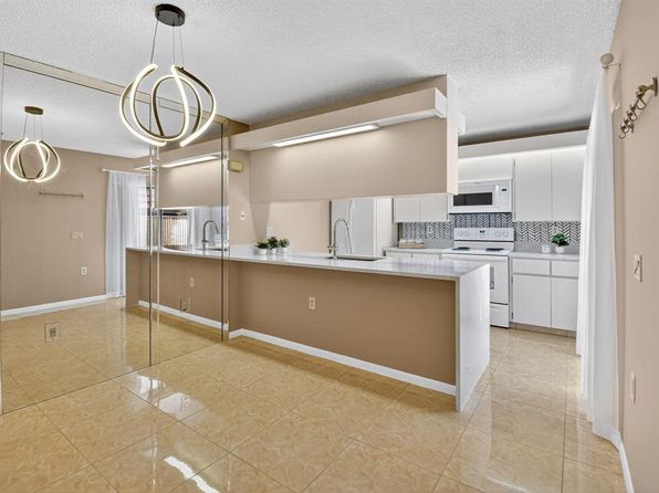 413 Buttonwood Ln