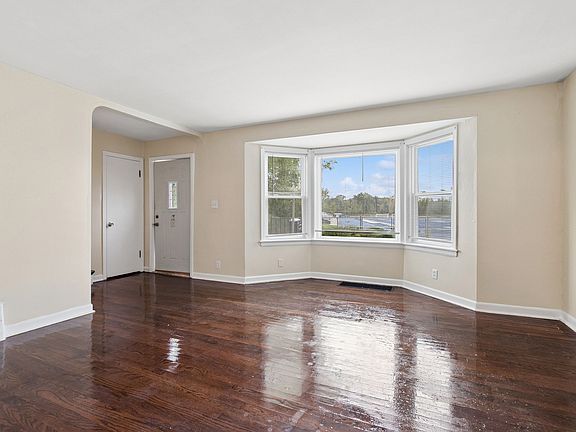 3rd image of 49 Parkside Ave