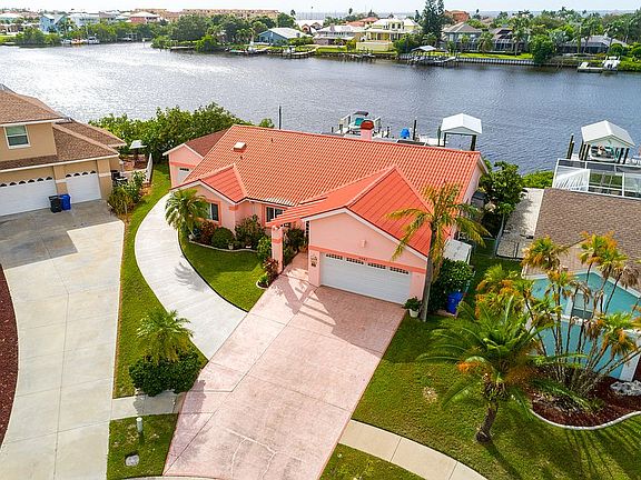 5th image of 6647 Dolphin Cove Dr