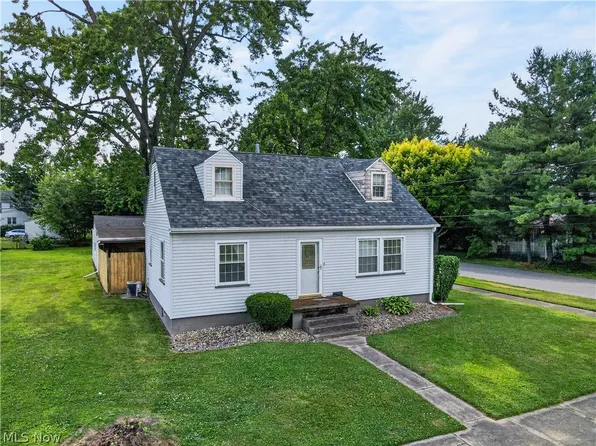 506 Adelaide Ave SE, Warren, OH 44483