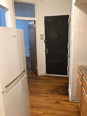 2nd image of 188 Avenue A #3B