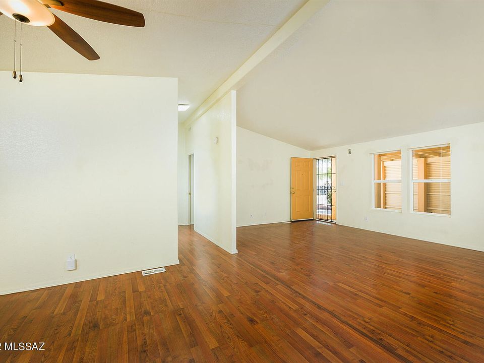 1st image of 4879 N River Vista Dr