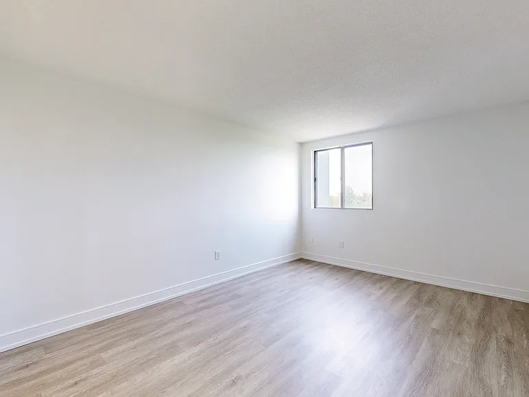 500 Proudfoot Ln — Photo 11