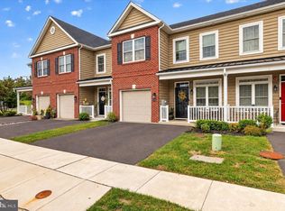 16789 River View Cir, Bristol, PA 19007